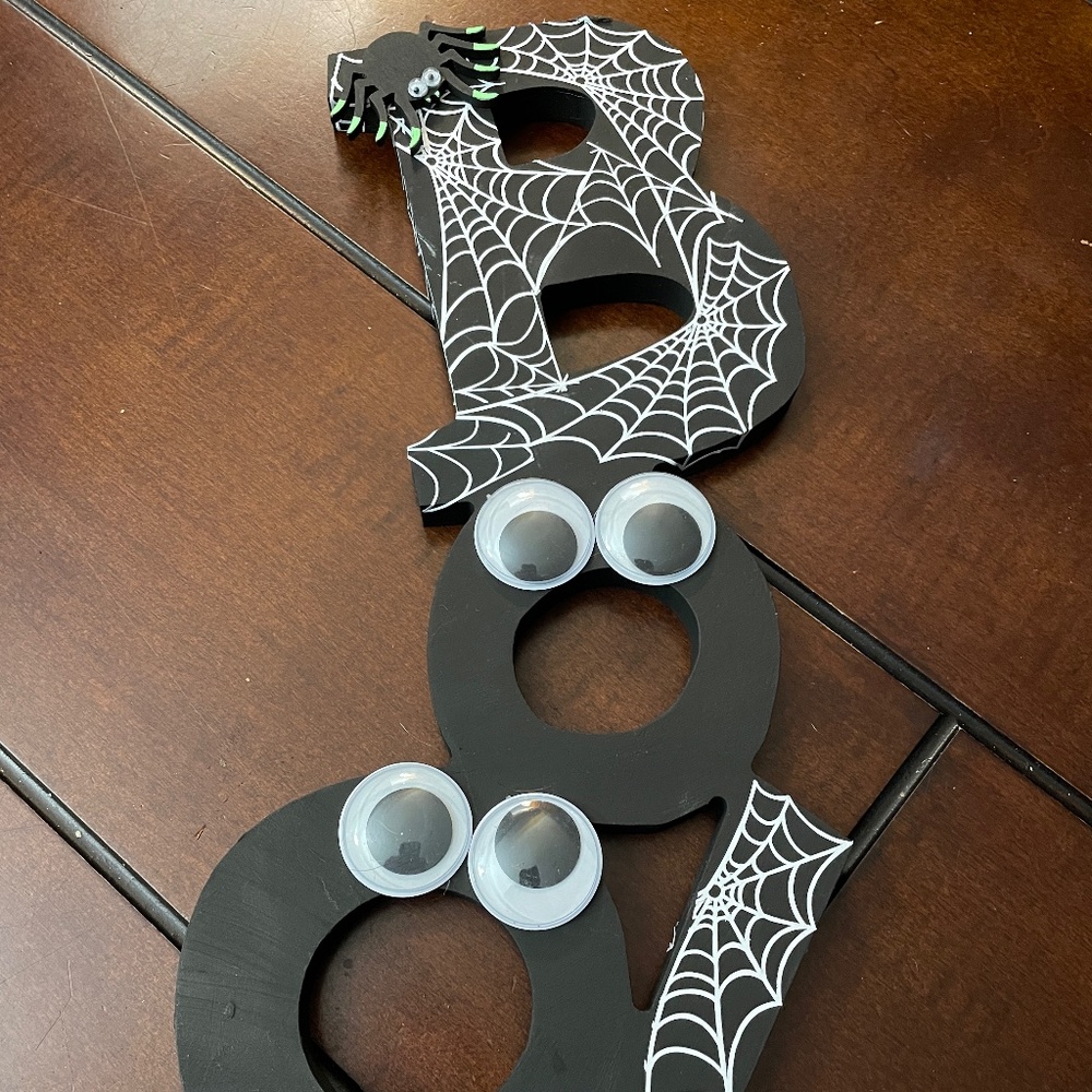 Boo! - Picture 2 of 6